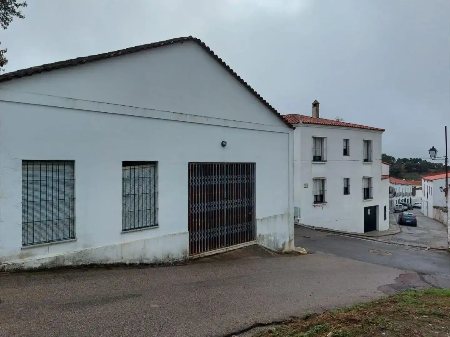 Vista exterior de Nave industrial en venta en Higuera de la Sierra