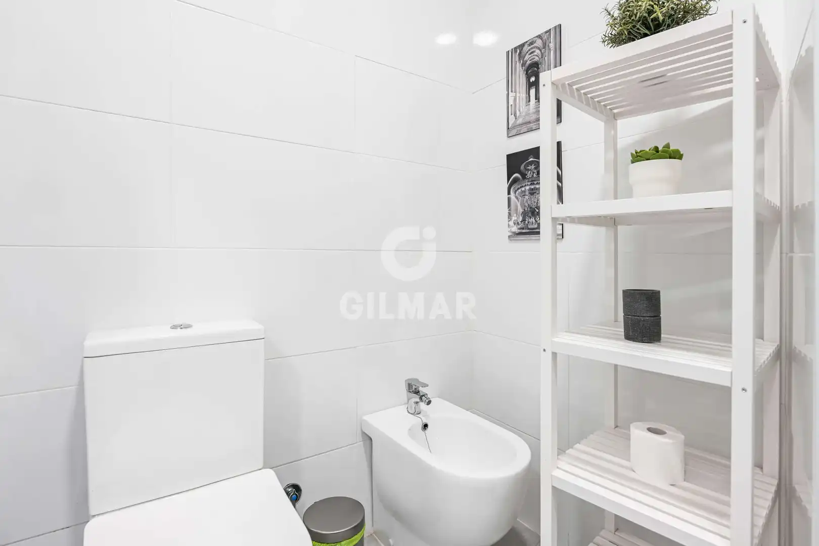 Baño de Piso en venta en Cádiz con Calefacción y Balcón