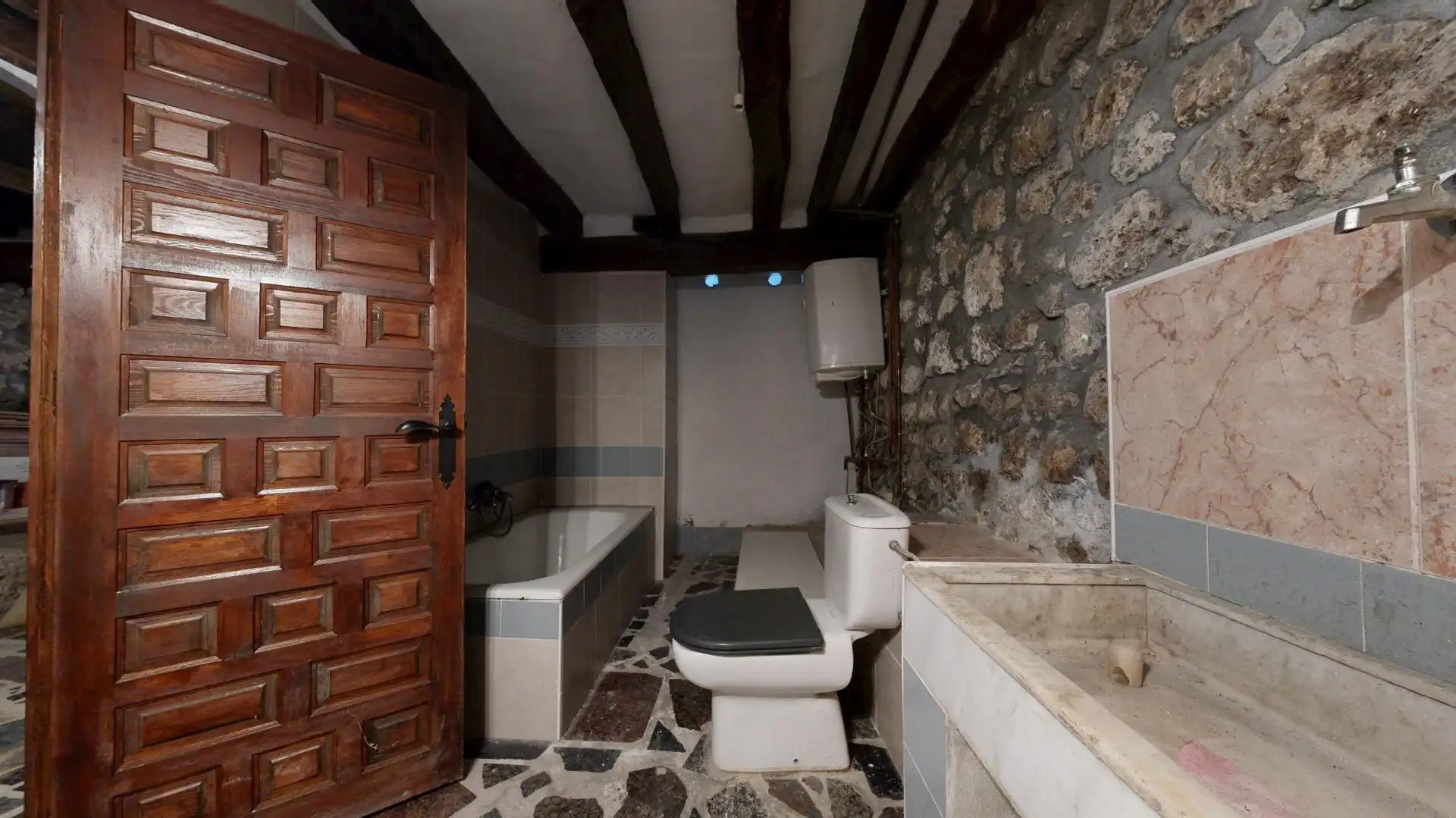 Bany de Casa o xalet en venda en Valle de Mena amb Jardí privat, Traster i Balcó