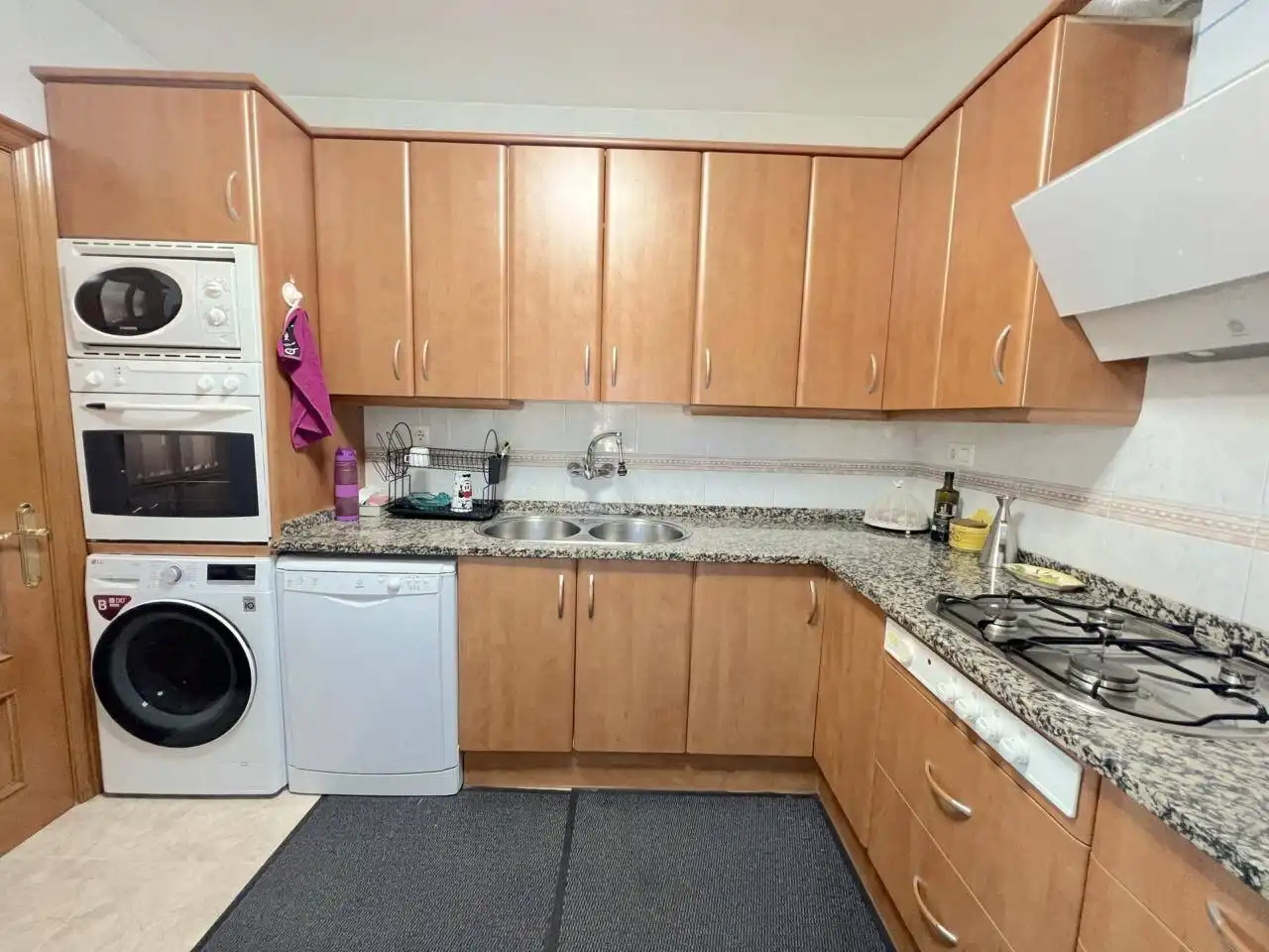 Cuina de Casa o xalet en venda en Riells i Viabrea amb Aire condicionat, Calefacció i Jardí privat