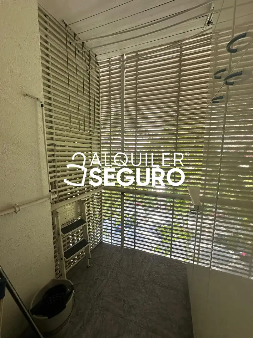Außenansicht von Wohnung zur Miete in Madrid mit Heizung, Schwimmbad und Möbliert