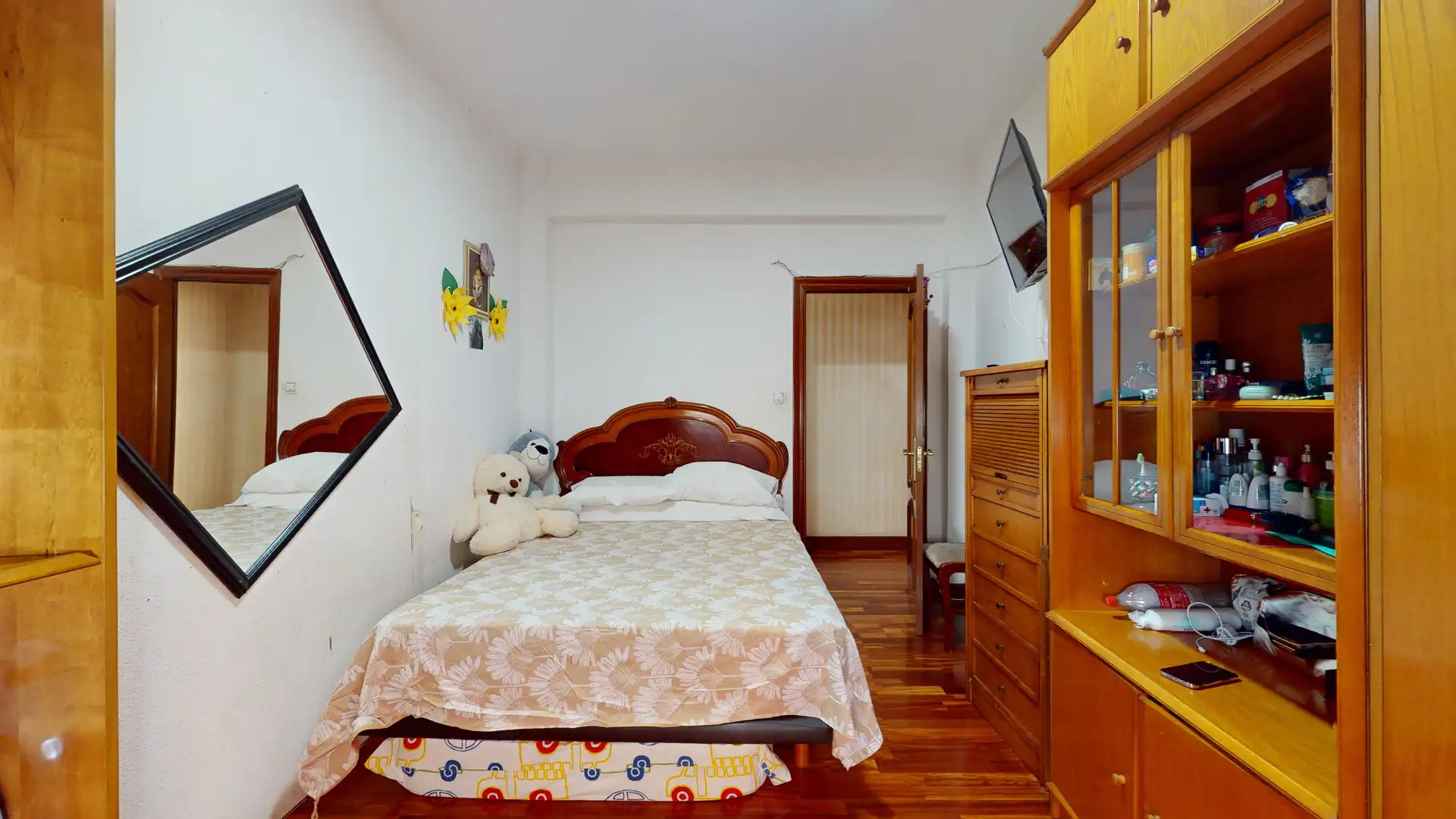 Bedroom of Flat for sale in Bilbao 