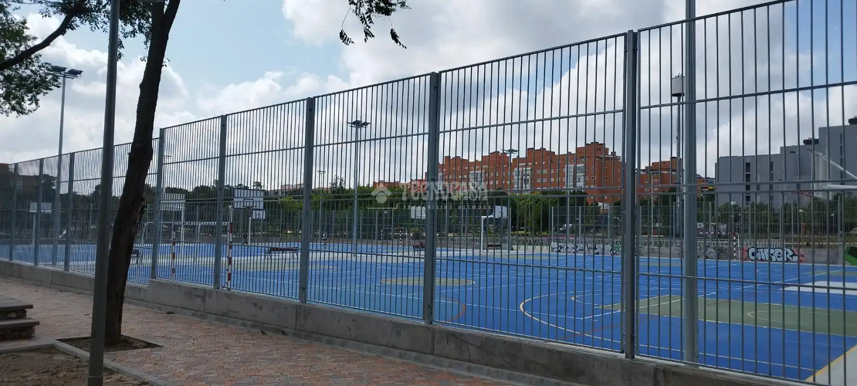 Vista exterior de Piso en venta en Madrid con Calefacción