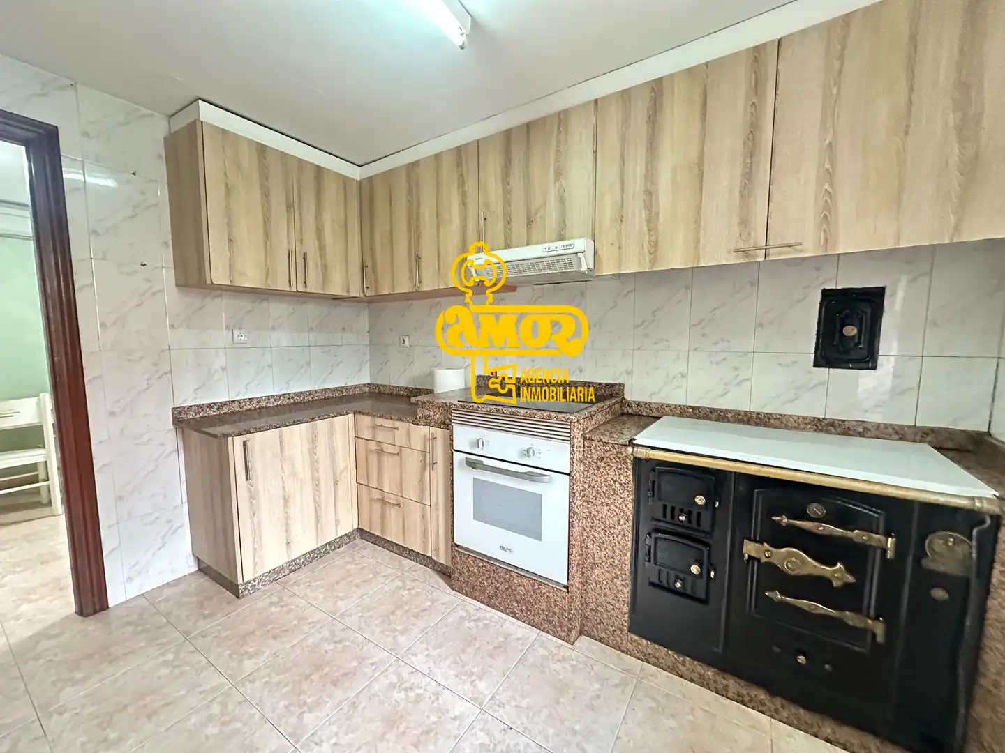 Cocina de Casa o chalet en venta en Santiago de Compostela  con Calefacción