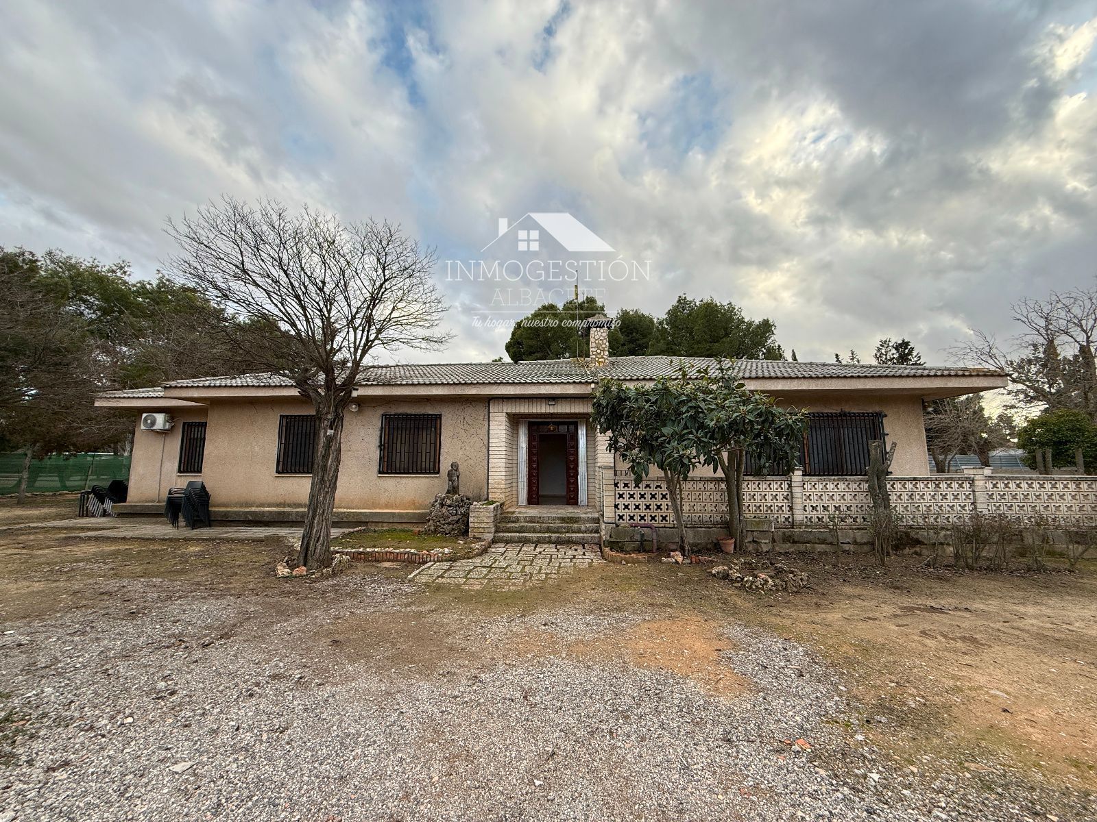 Vista exterior de Casa o xalet de lloguer en  Albacete Capital amb Aire condicionat, Calefacció i Terrassa