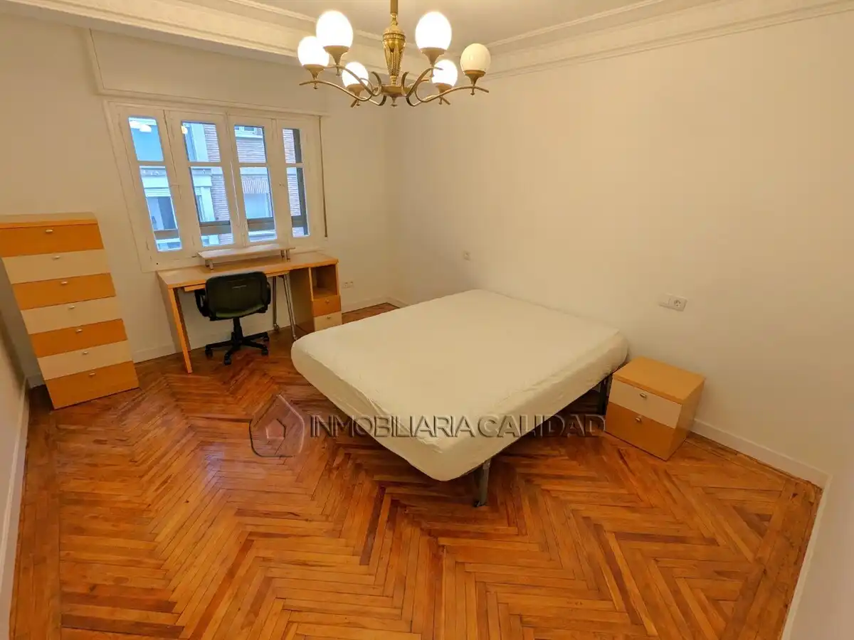 Habitación de Piso de alquiler en Burgos con Calefacción y Amueblado