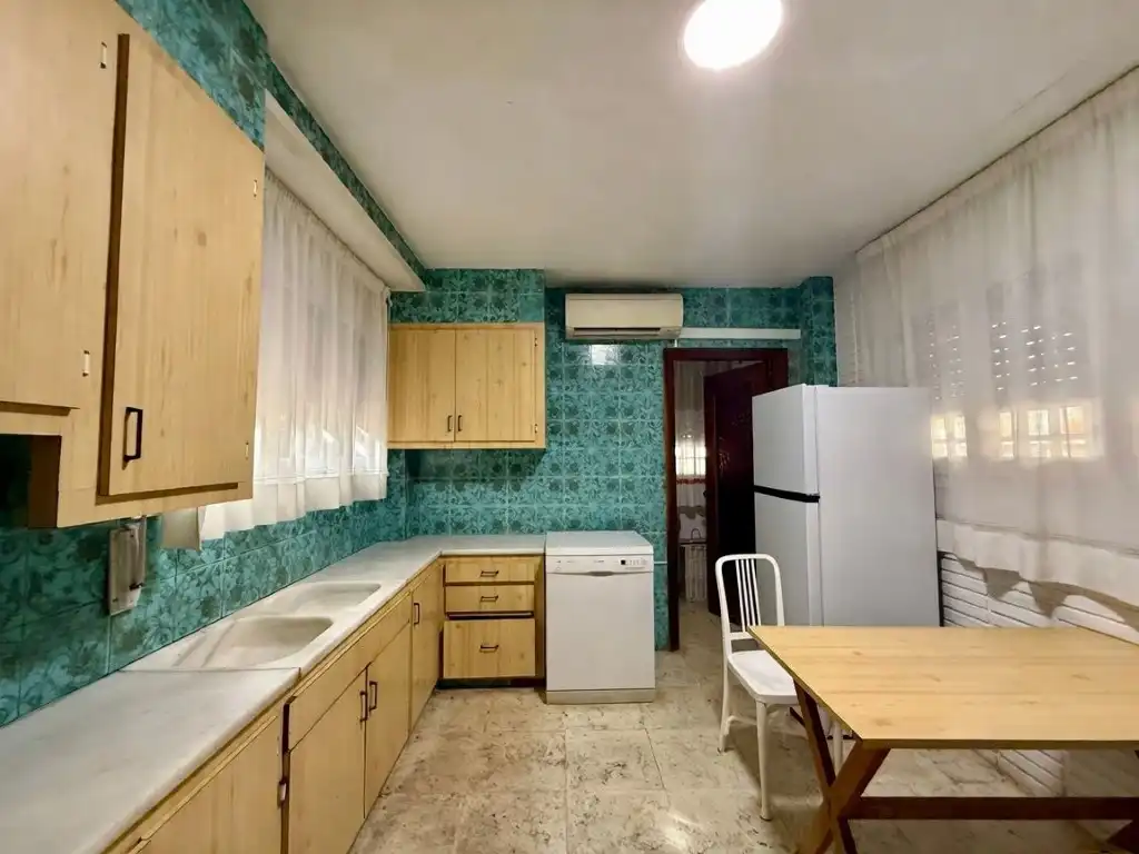 Erdgeschoss zur Miete in Calle Bernat Artola, Torreón - La Almadraba