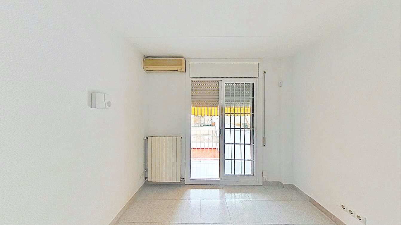 Bedroom of Flat for sale in Badalona  with Heating, Terrace and Oven