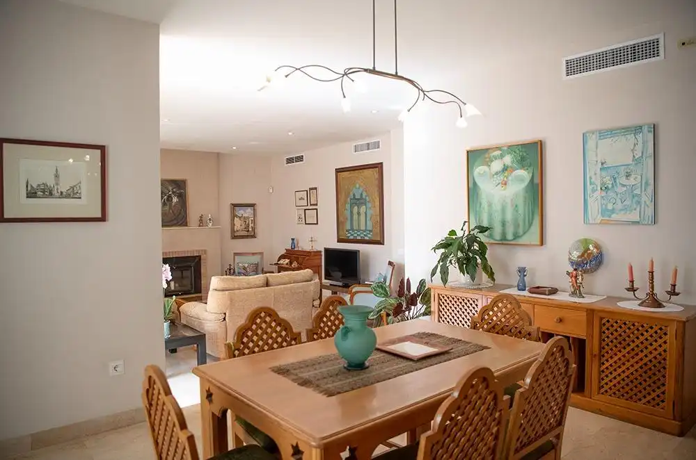 Comedor de Casa o chalet en venta en Bormujos con Aire acondicionado, Calefacción y Jardín privado