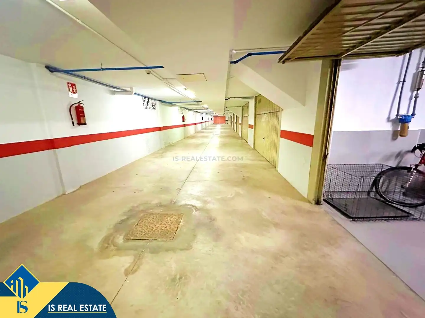 Aparcament de Casa o xalet en venda en Alicante / Alacant amb Terrassa, Piscina i Moblat