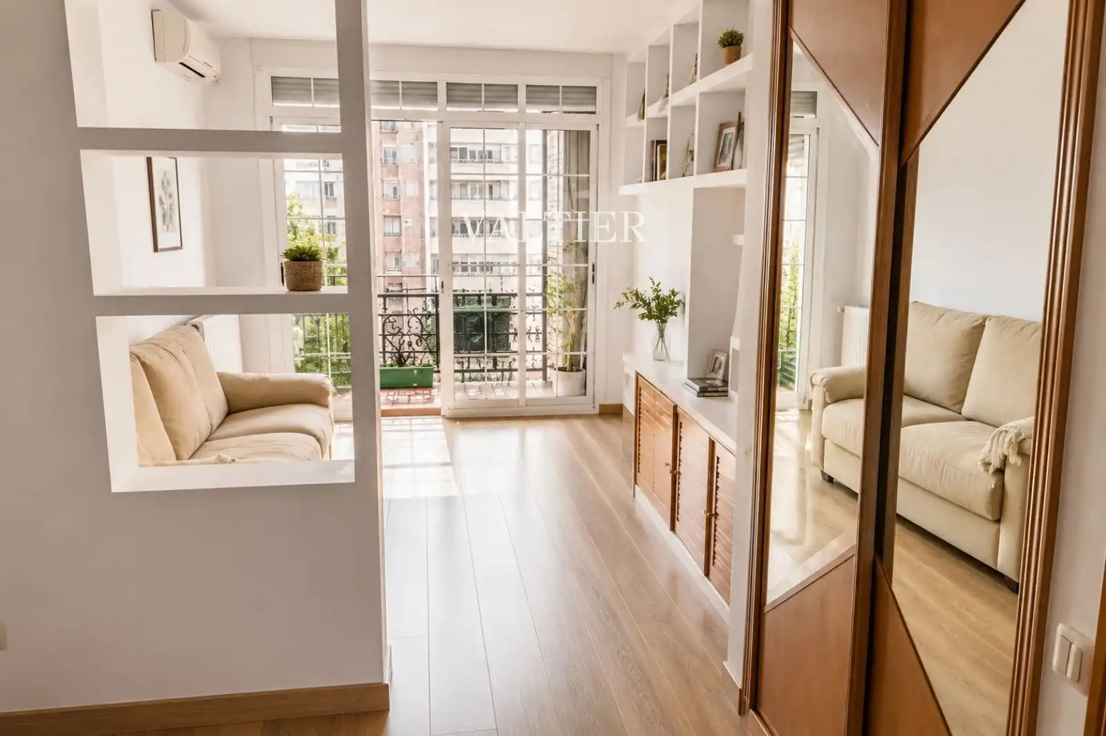 Living room of Flat for rent in Madrid  with Air Conditioner, Heating and Terrace