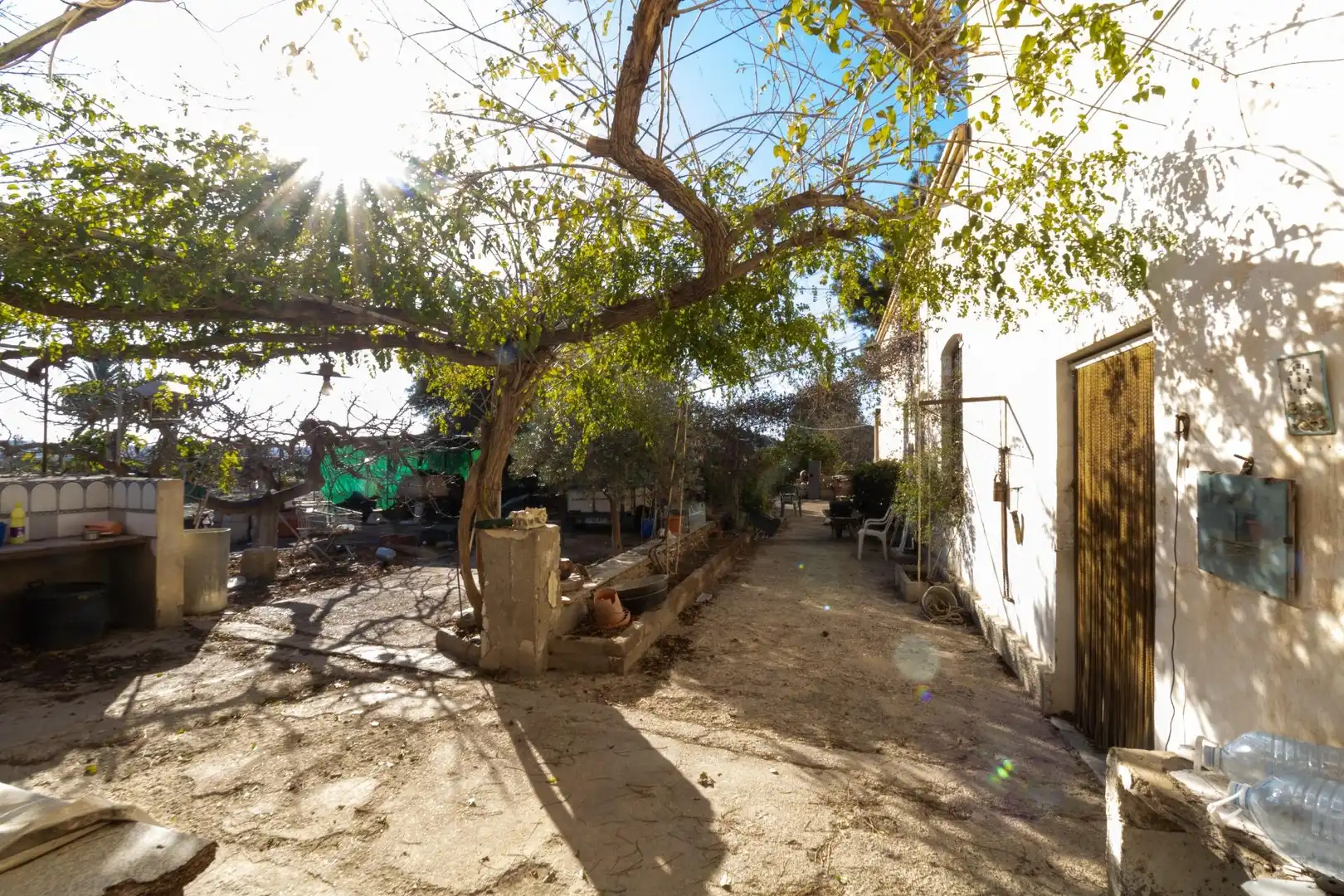 Vista exterior de Finca rústica en venda en Benahadux amb Aire condicionat, Jardí privat i Terrassa
