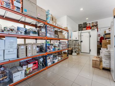 Locale commerciale in cessione a Casco Urbano