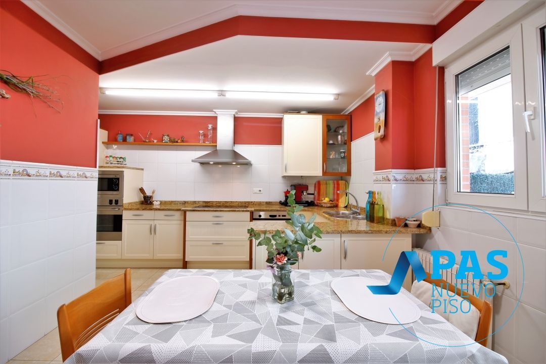 Kitchen of House or chalet for sale in Camargo  with Heating and Terrace