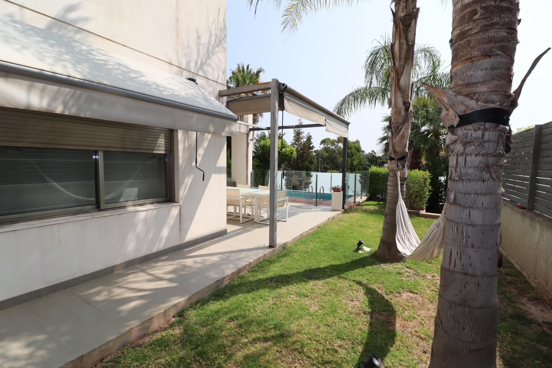 Terrassa de Casa o xalet en venda en Godella amb Aire condicionat, Calefacció i Jardí privat