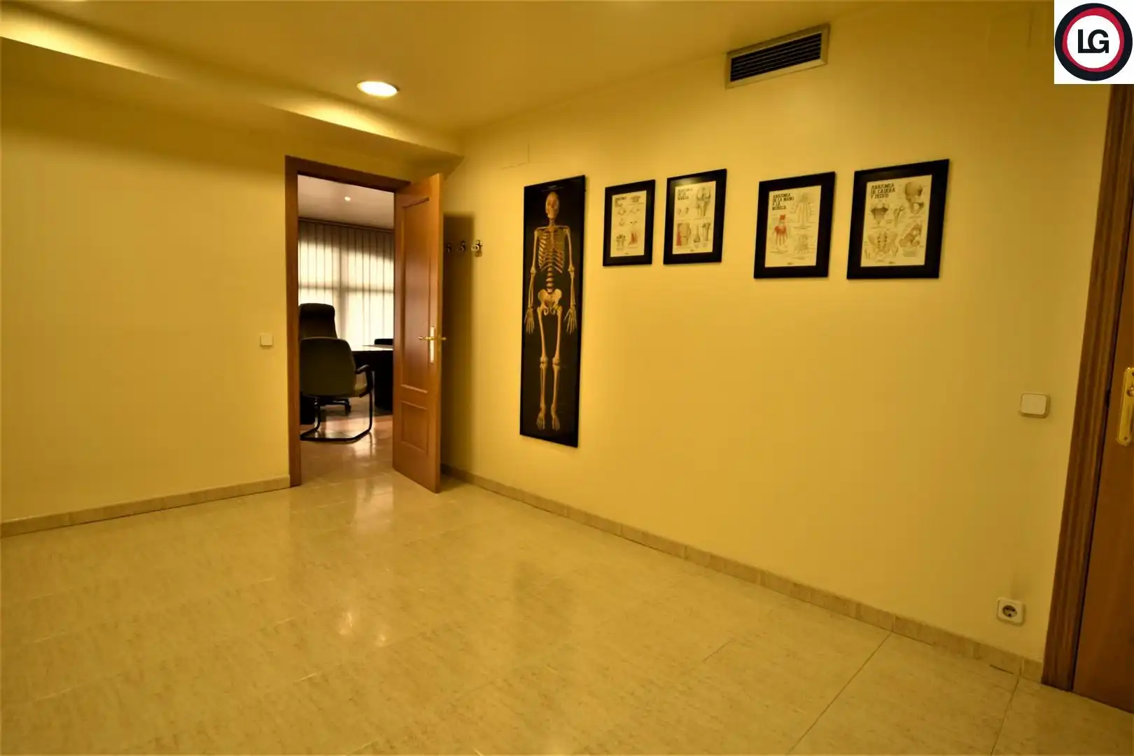 Office space with lift for sale in Pallars 6, imagen 25