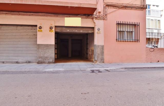 Garaje en Venta en Calle VECINA CONCHA RUIZ en Los Ángeles - Cruz de Caravaca