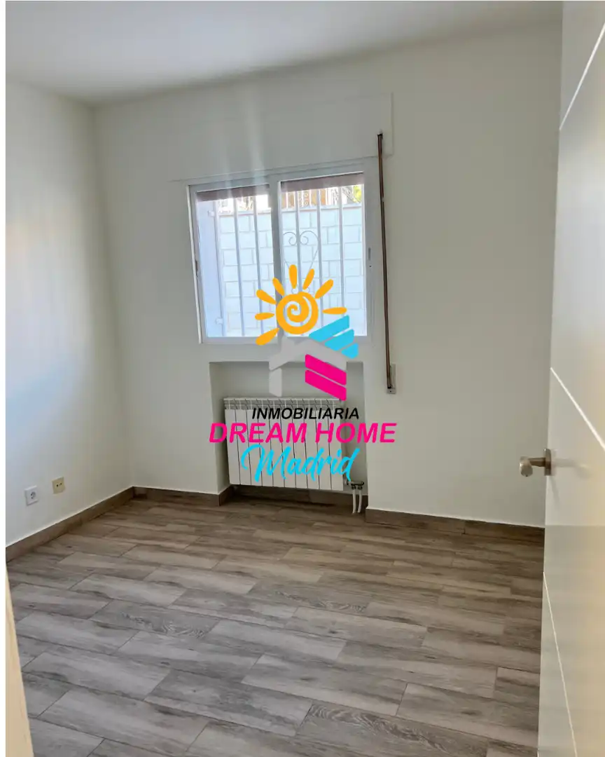Habitación de Casa o chalet en venta en Madrid con Jardín privado