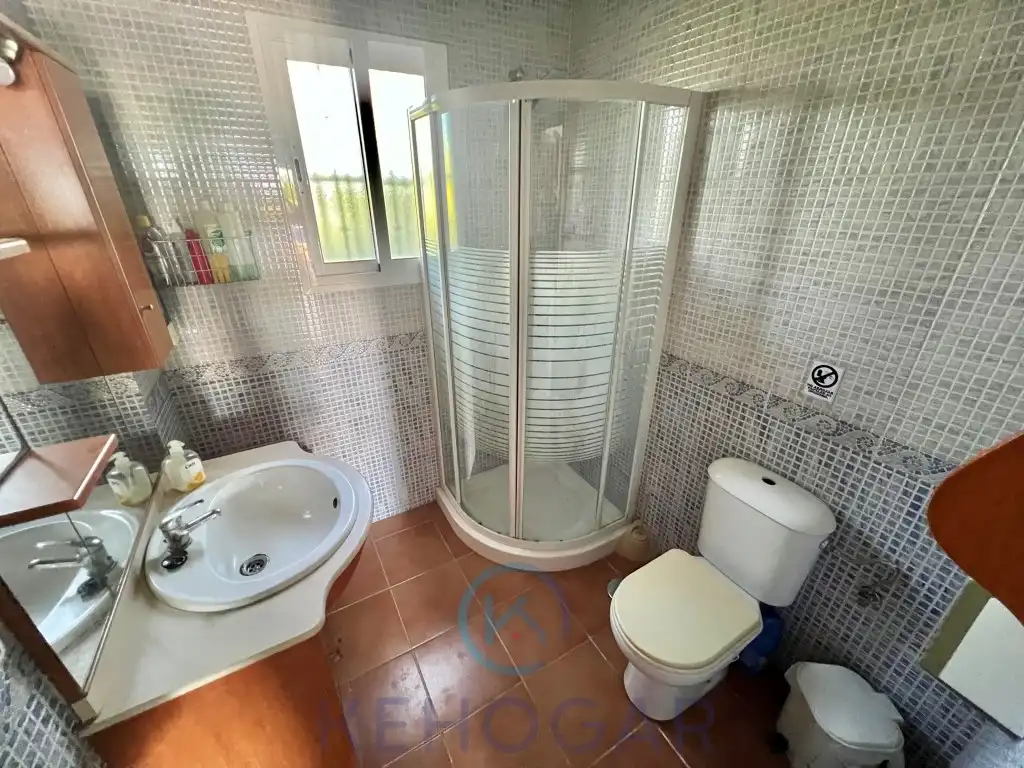 Badezimmer von Residential zum Verkauf in Los Palacios y Villafranca