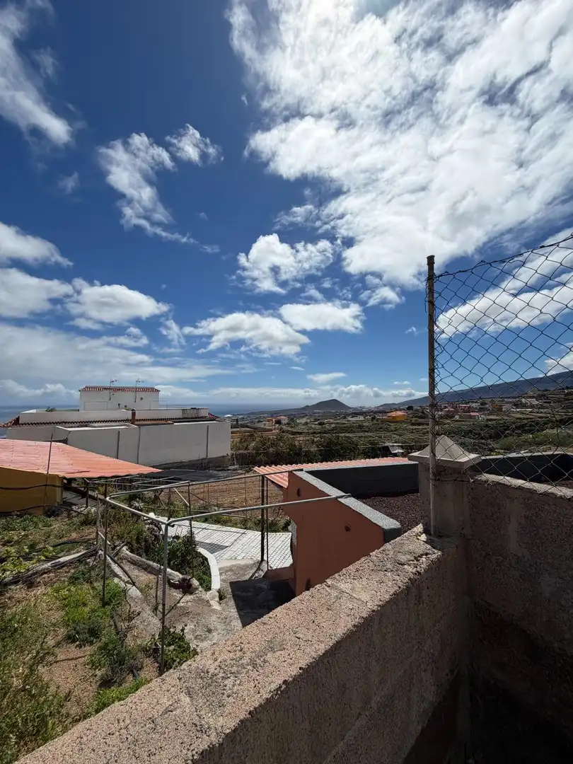 Vista exterior de Casa o xalet en venda en Candelaria amb Jardí privat, Terrassa i Balcó