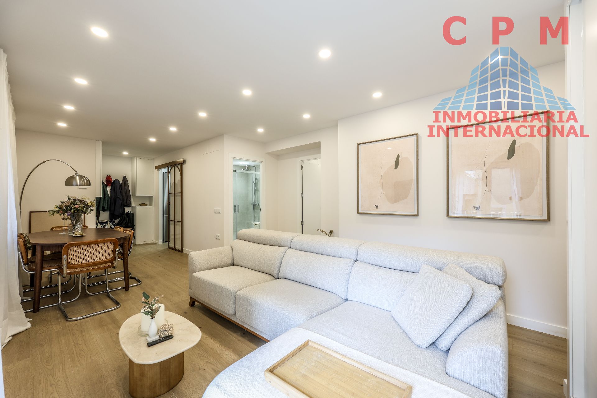 Living room of Flat to rent in  Madrid Capital  with Air Conditioner, Heating and Parquet flooring