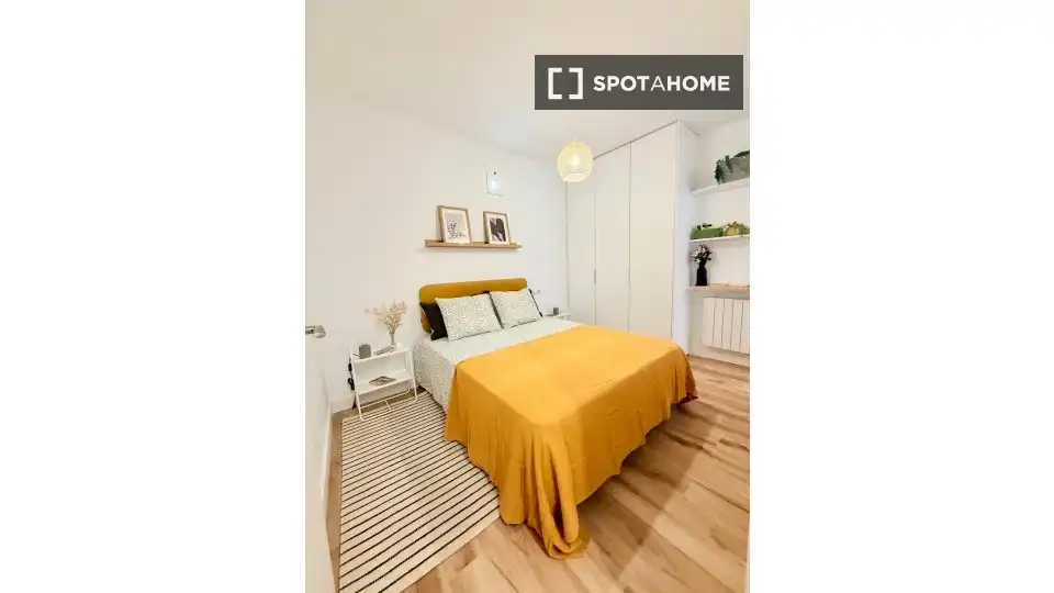 Habitación de Piso de alquiler en Madrid con Aire acondicionado, Calefacción y Amueblado