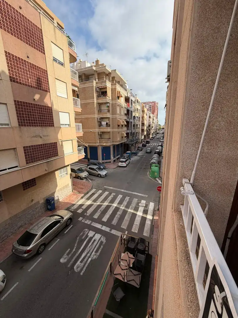 Vista exterior de Apartamento en venta en Torrevieja con Aire acondicionado y Amueblado
