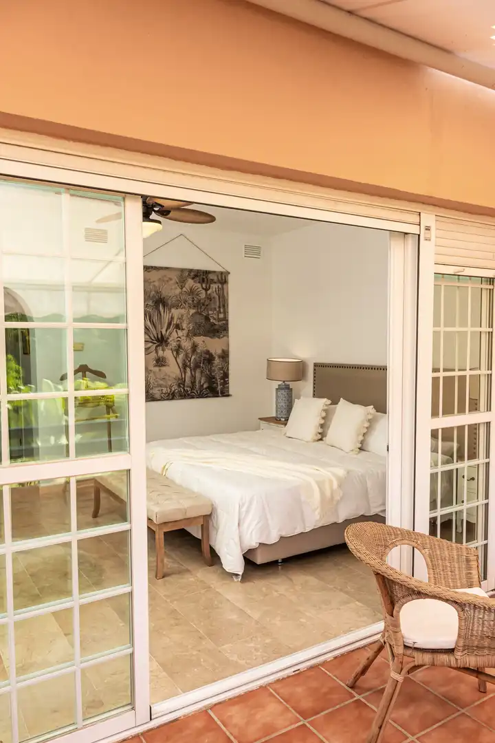 Dormitori de Casa adosada en venda en Marbella amb Aire condicionat i Alarma