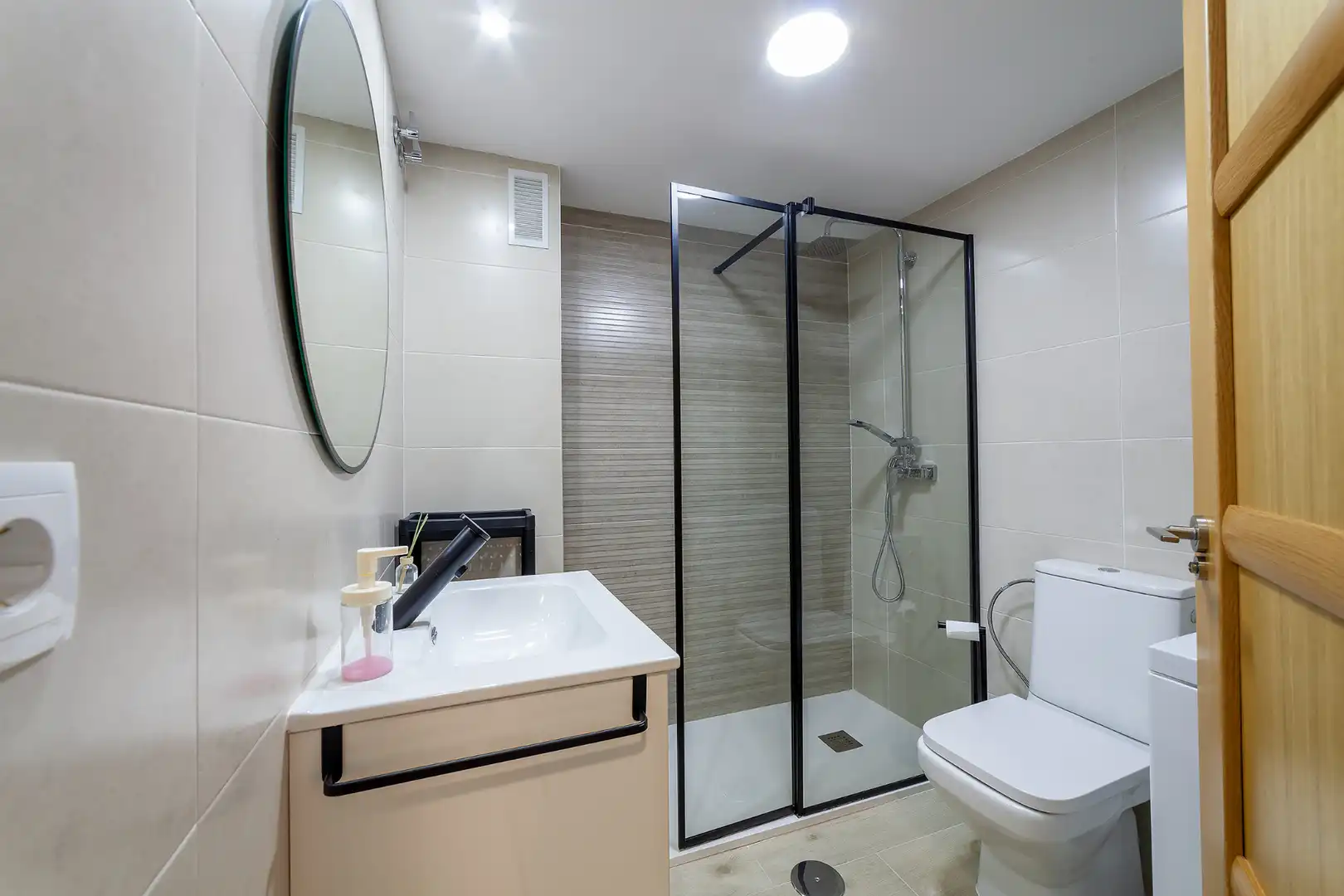 Badezimmer von Wohnungen zur Miete in Cullera mit Klimaanlage, Heizung und Terrasse