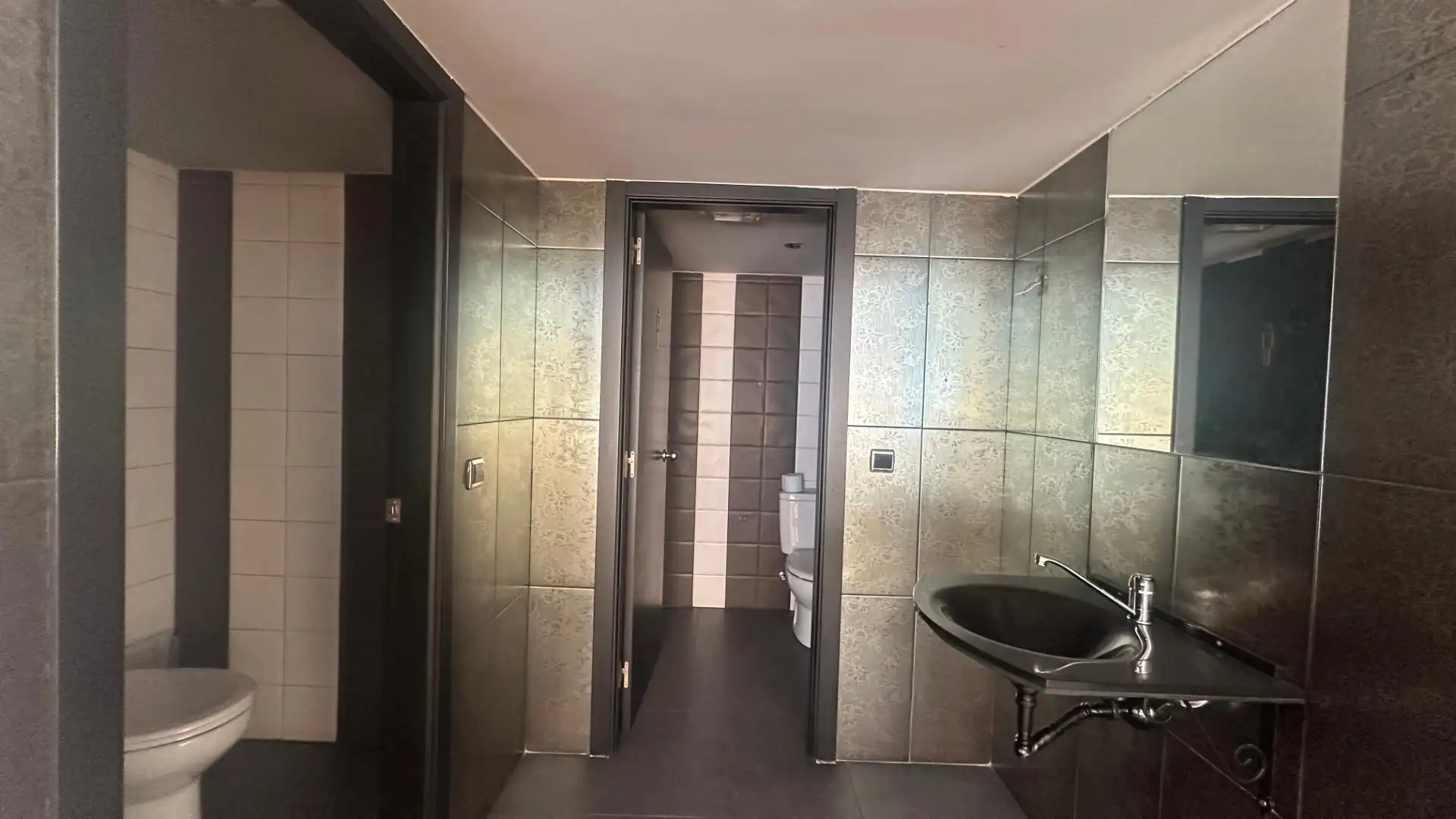 Baño de Local de alquiler en Vigo 