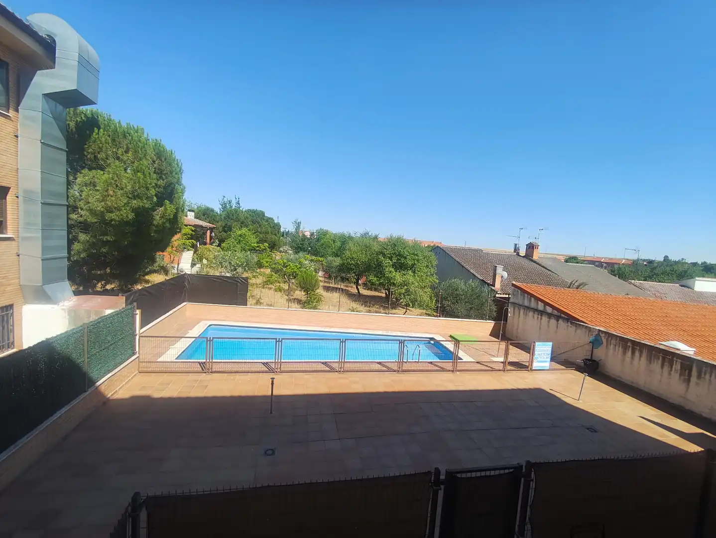 Piscina de Pis en venda en Camarena amb Aire condicionat, Calefacció i Moblat