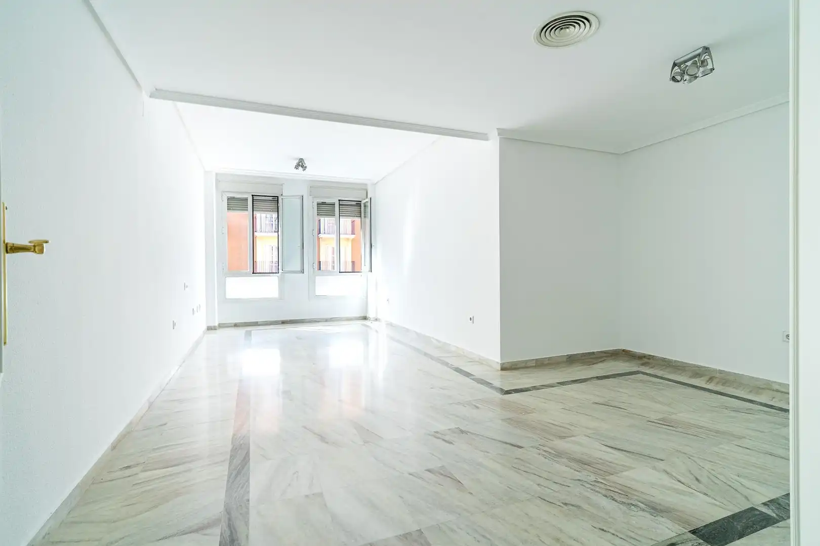 Piso de alquiler en Sevilla con Aire acondicionado y Calefacción