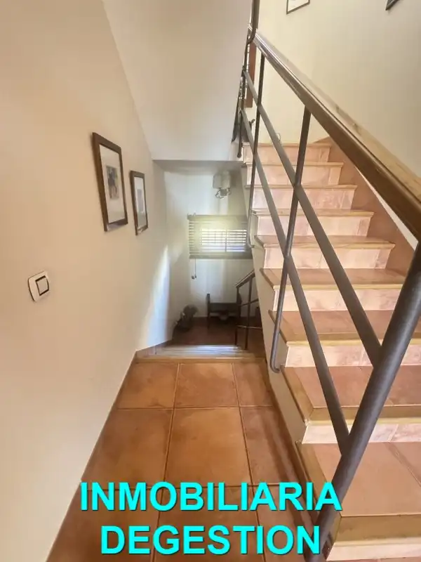 Casa adosada en venta en Linarejos