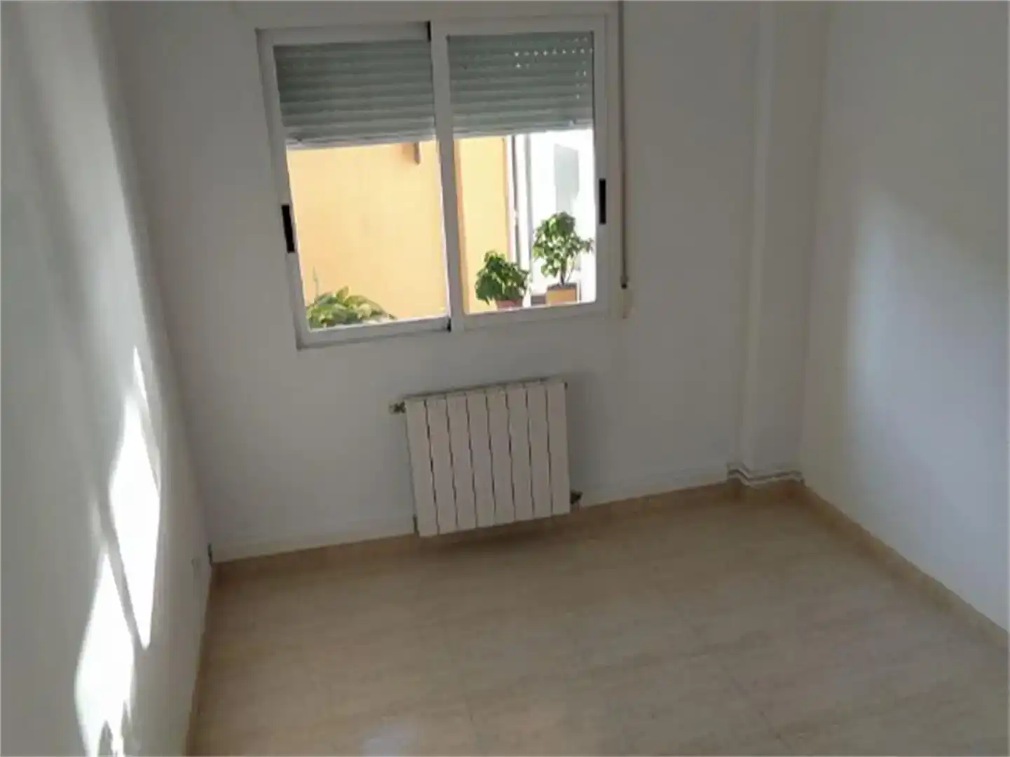 Schlafzimmer von Wohnung zum Verkauf in Ulldecona mit Klimaanlage, Privatgarten und Abstellraum