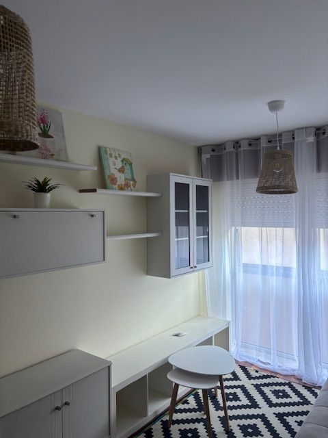 Bedroom of Apartment to rent in Santiago de Compostela   with Heating, Parquet flooring and Storage room