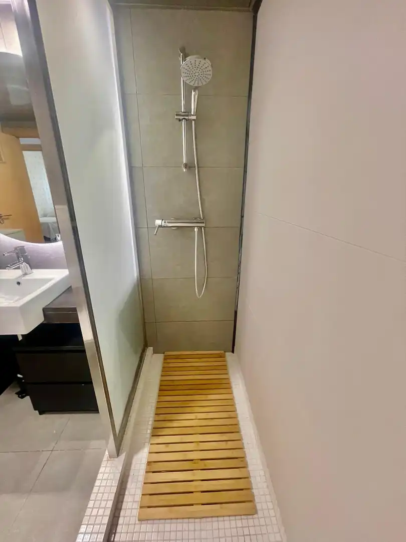 Bany de Pis de lloguer en Armilla amb Aire condicionat, Calefacció i Moblat