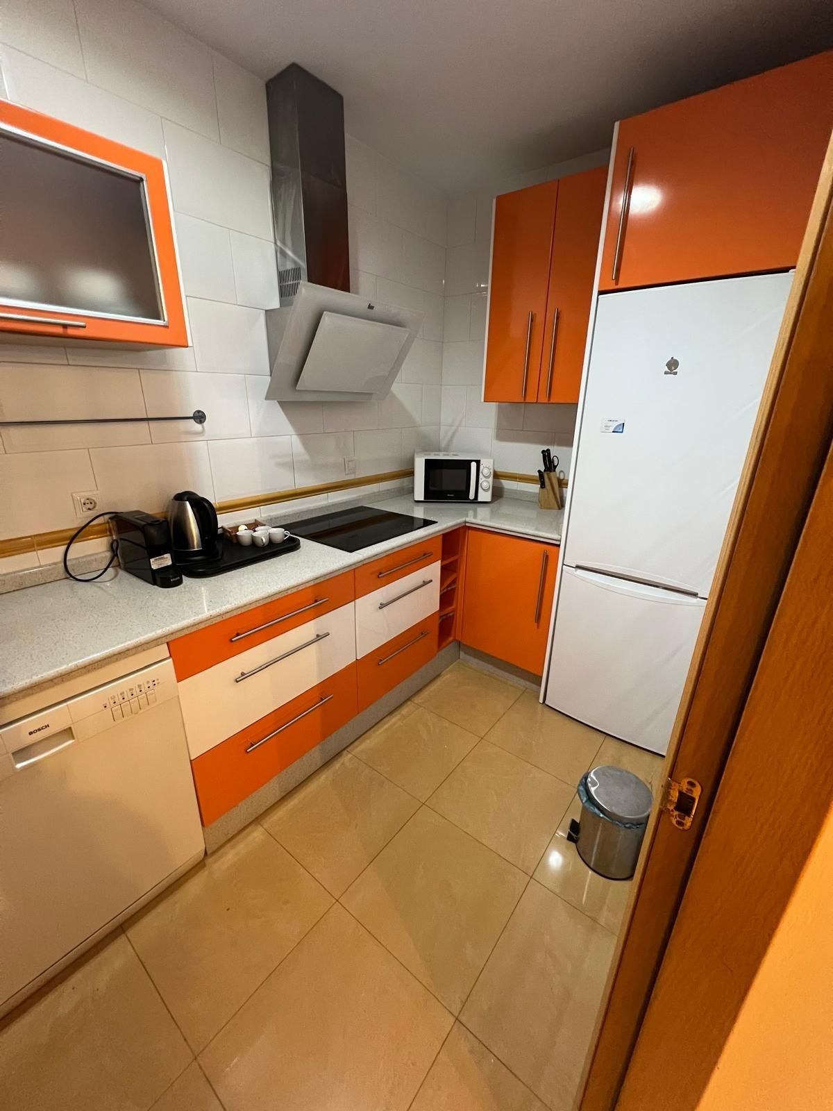 Cocina de Piso de alquiler en  Sevilla Capital con Aire acondicionado y Amueblado