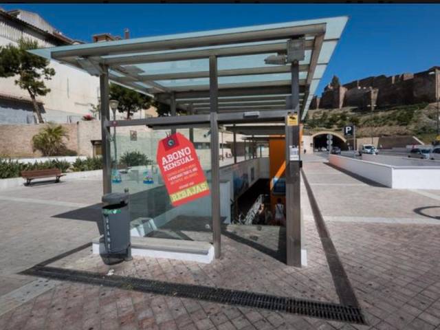Garaje en Alquiler en Plaza Jesús el Rico, 1 en La Victoria