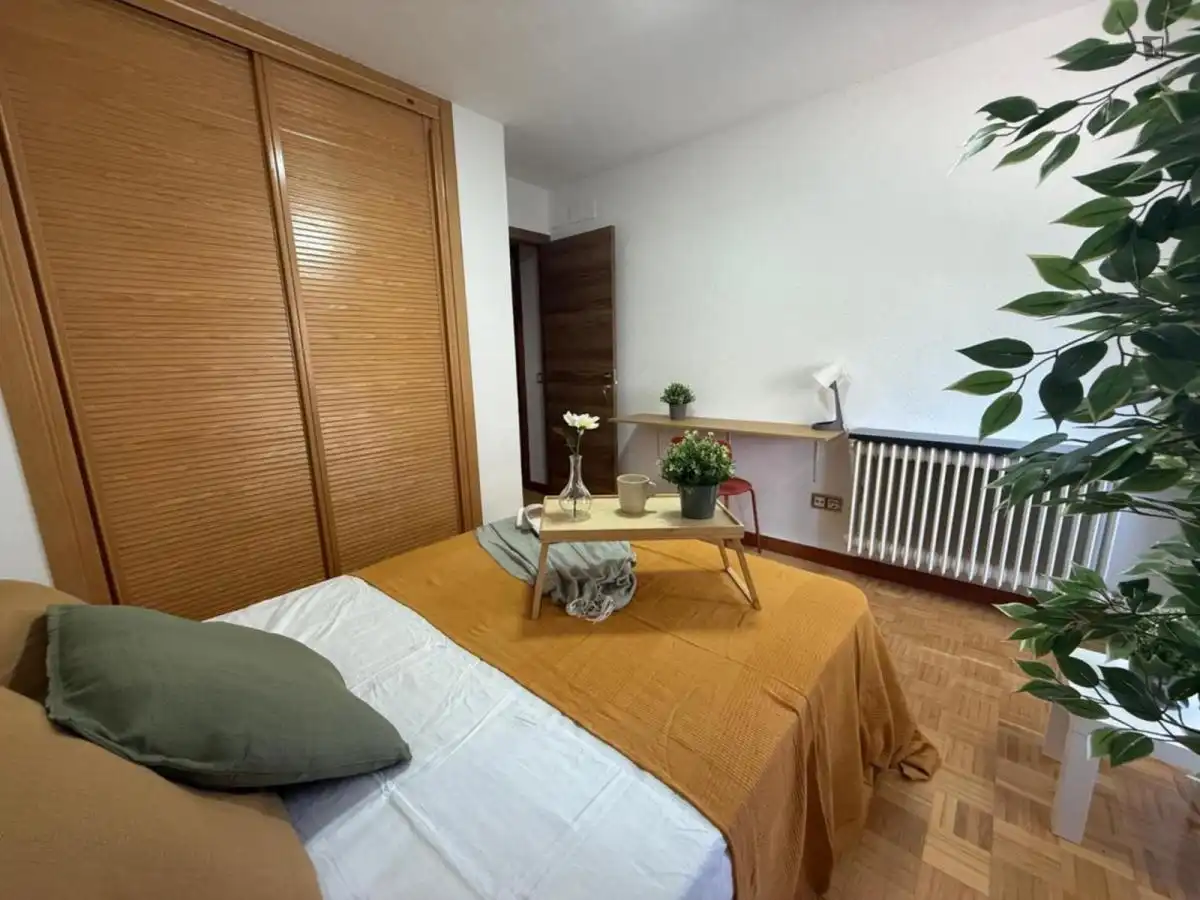 Dormitori de Apartament per a compartir en Fuenlabrada amb Aire condicionat, Moblat i Forn
