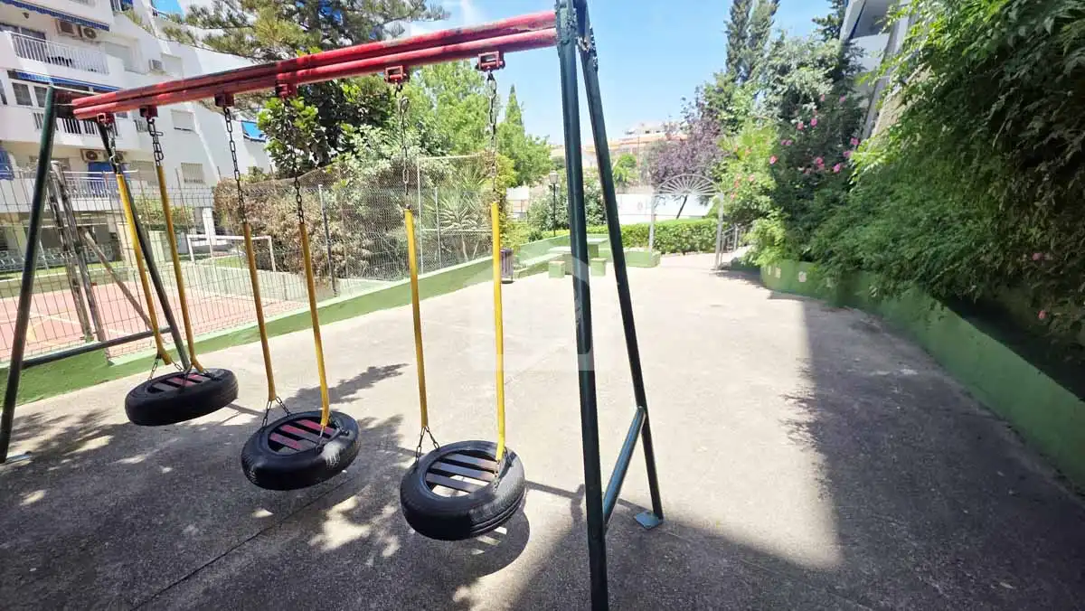 Aparcament de Pis en venda en Rincón de la Victoria amb Aire condicionat, Parquet i Terrassa