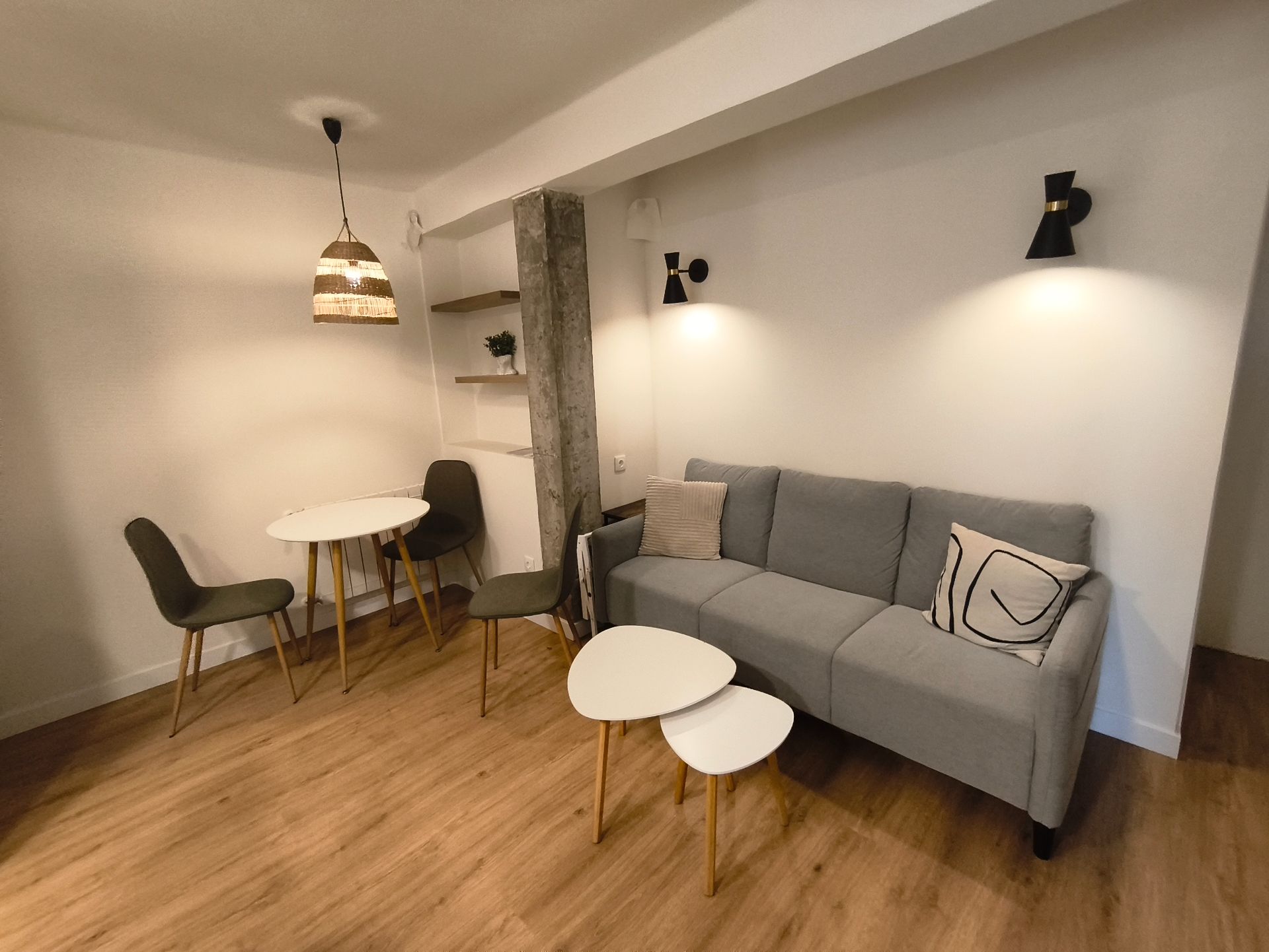Sala d'estar de Pis en venda en  Madrid Capital amb Calefacció, Forn i Microones