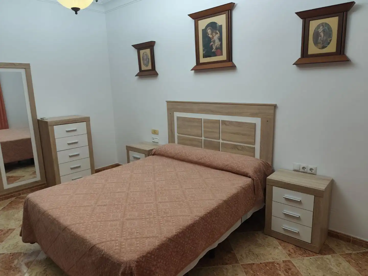 Schlafzimmer von Einfamilien-Reihenhaus zur Miete in Casariche