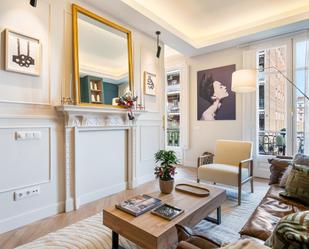 Living room of Flat to rent in  Barcelona Capital  with Air Conditioner, Heating and Parquet flooring