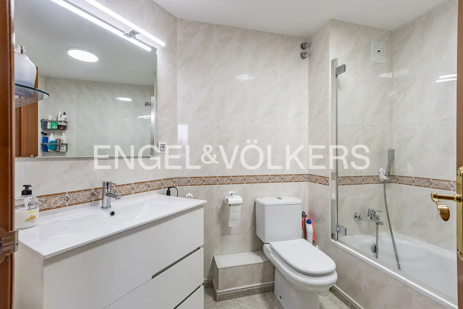 Bathroom of Detached homes for sale in Rubí  with Air Conditioner, Heating and Parquet flooring