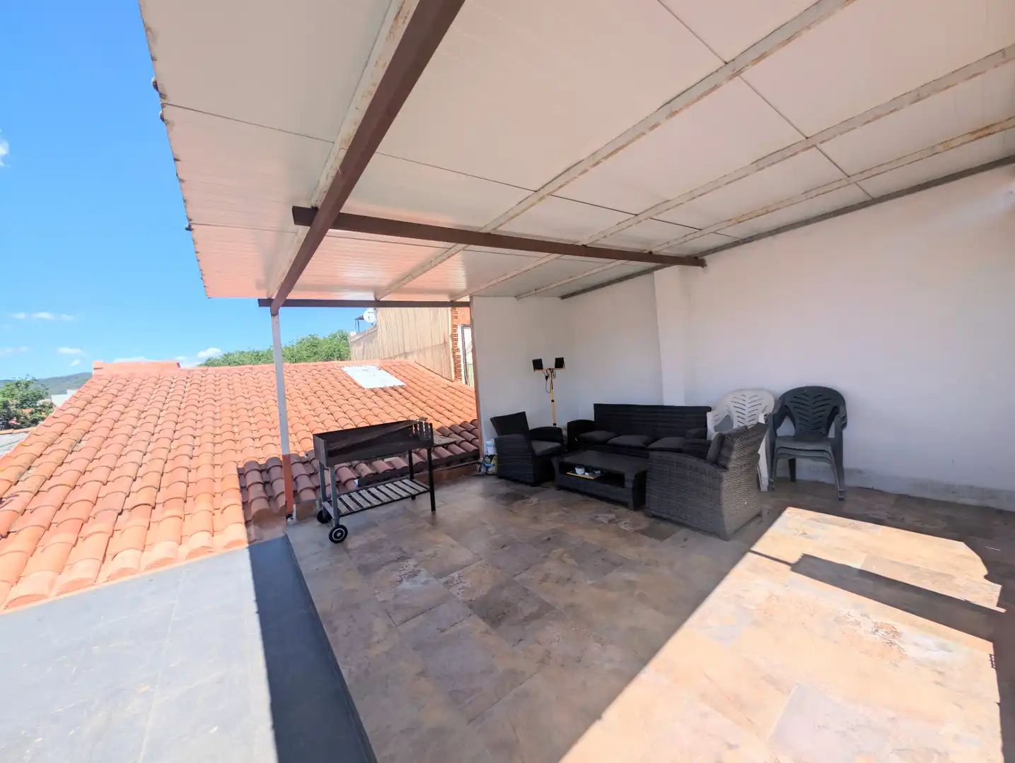 Terrasse von Einfamilien-Reihenhaus zum Verkauf in Terrassa mit Klimaanlage, Heizung und Terrasse