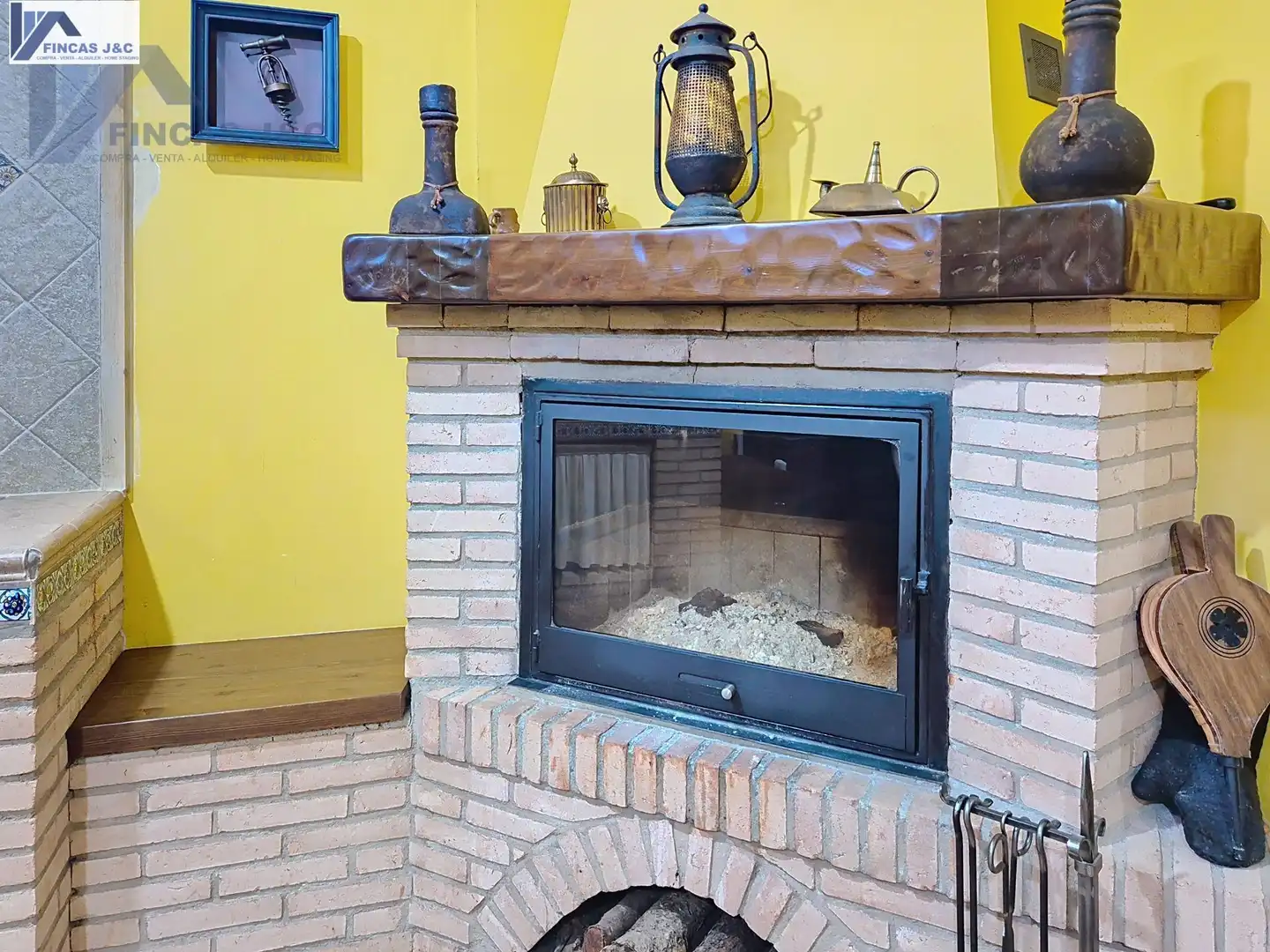 Sala de estar de Casa adosada en venta en Zaragoza con Aire acondicionado, Calefacción y Jardín privado