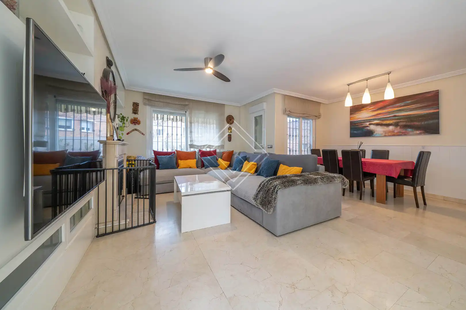 Sala de estar de Casa adosada en venta en Pozuelo de Alarcón con Aire acondicionado, Jardín privado y Terraza