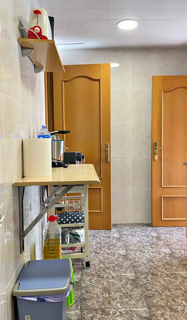 Kitchen of Flat for sale in L'Hospitalet de Llobregat  with Air Conditioner, Oven and Balcony