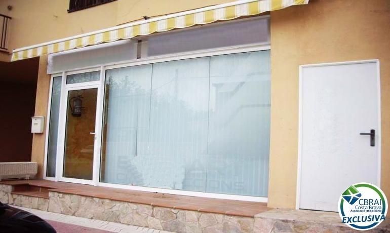 Premises for sale in Empuriabrava  with Terrace