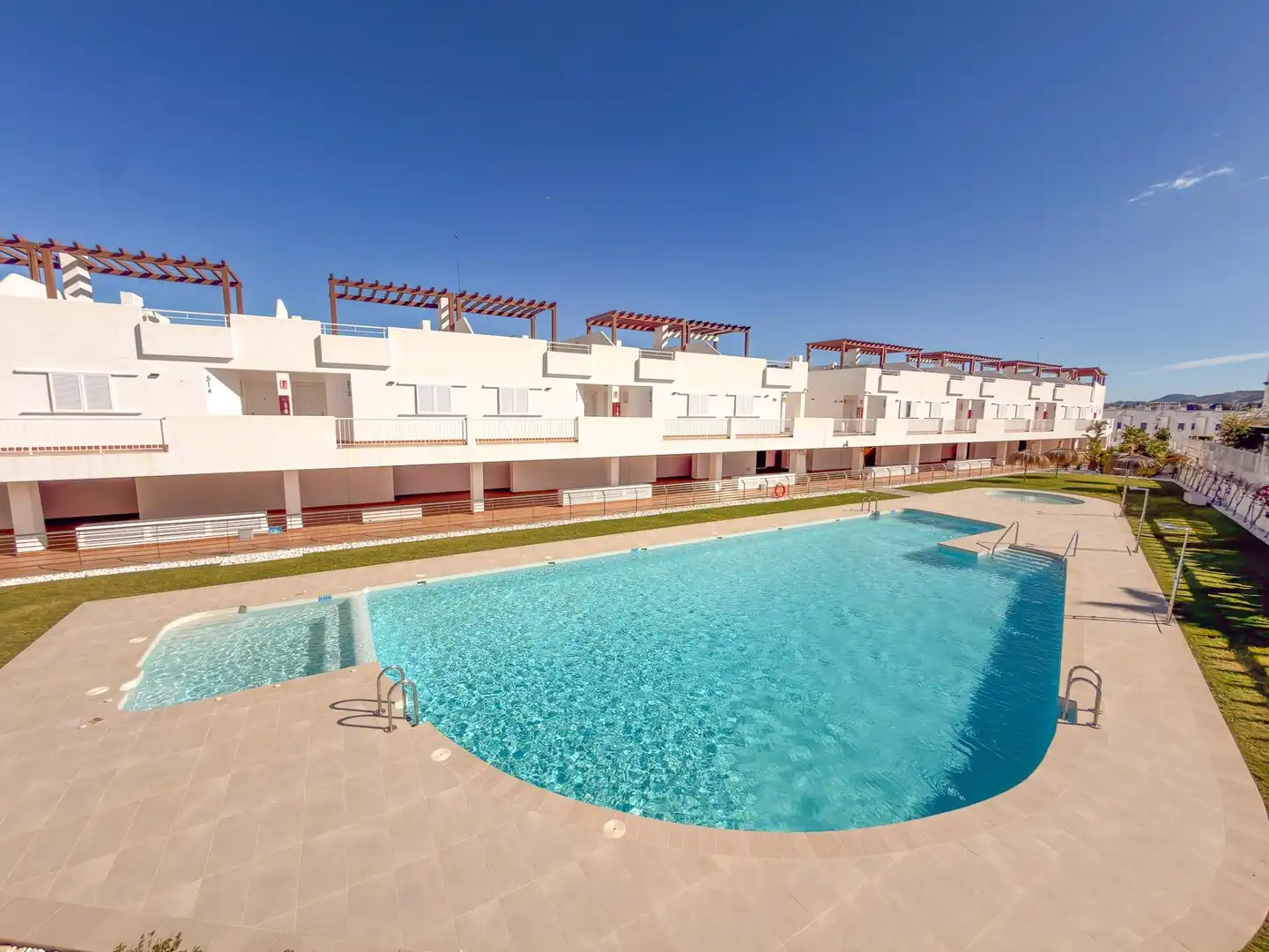 Piscina de Ático en venta en Mojácar con Aire acondicionado, Calefacción y Jardín privado